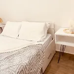 Louvros Luxury Apartamento