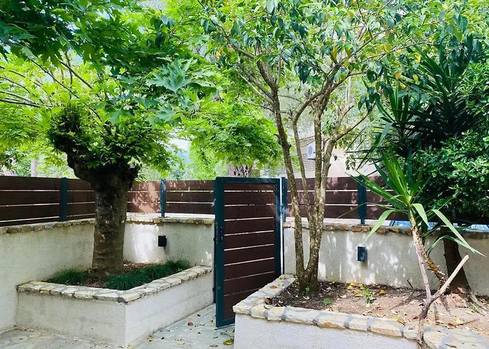 Louvros Luxury דאסיה