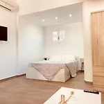 Lejlighed Louvros Luxury *