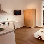 Louvros Luxury Lejlighed