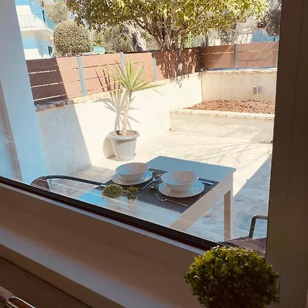 Lägenhet Louvros Luxury
